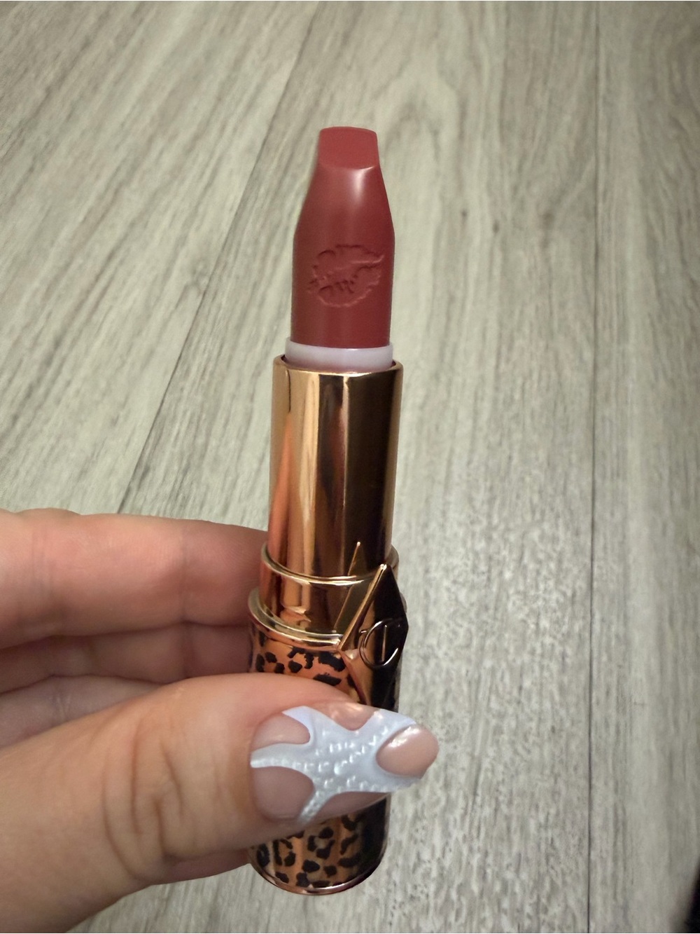 New Charlotte Tilbury Hot Lips 2 Lipstick Glowing Jen